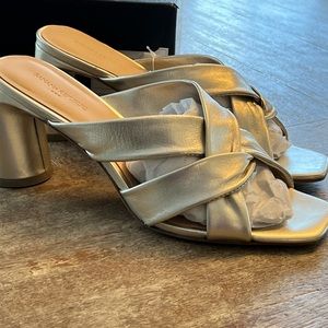 NEW Banana Republic metallic silver summer dress heeled sandal size 8.